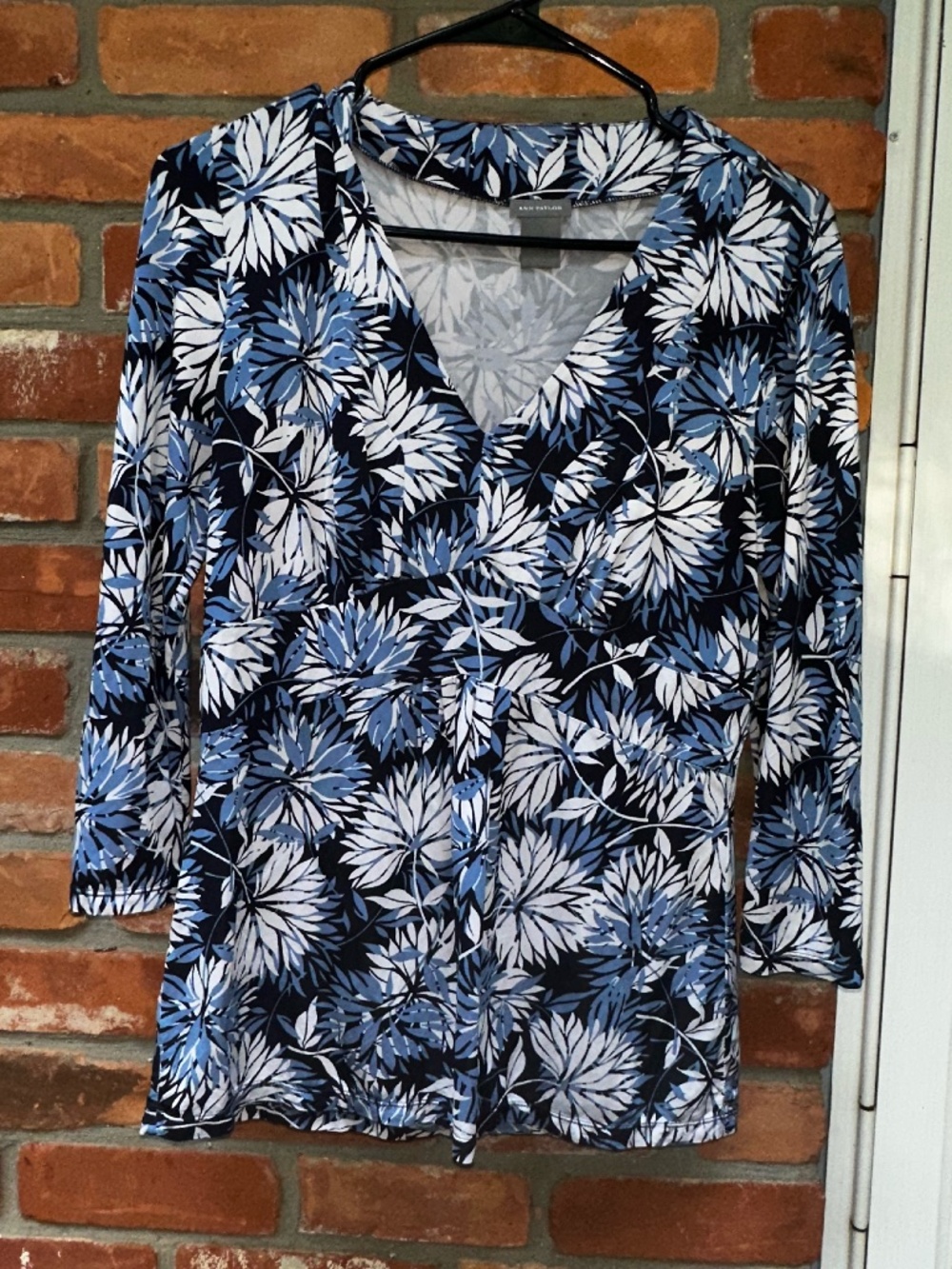 Ann Taylor Blue and White Floral Print V-neck Top ~ Small